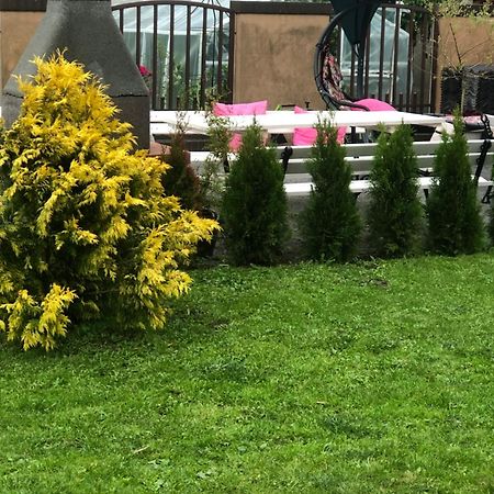 Pokoje Goscinne U Znajomej Ujście-Darłowskie Exteriör bild