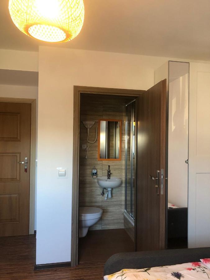 Pokoje Goscinne U Znajomej Ujście-Darłowskie Exteriör bild