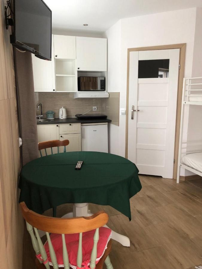 Pokoje Goscinne U Znajomej Ujście-Darłowskie Exteriör bild