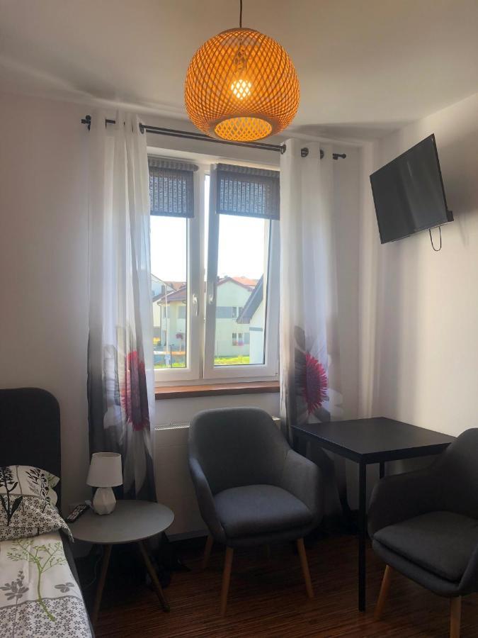 Pokoje Goscinne U Znajomej Ujście-Darłowskie Exteriör bild