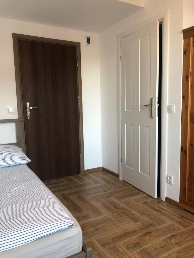 Pokoje Goscinne U Znajomej Ujście-Darłowskie Exteriör bild